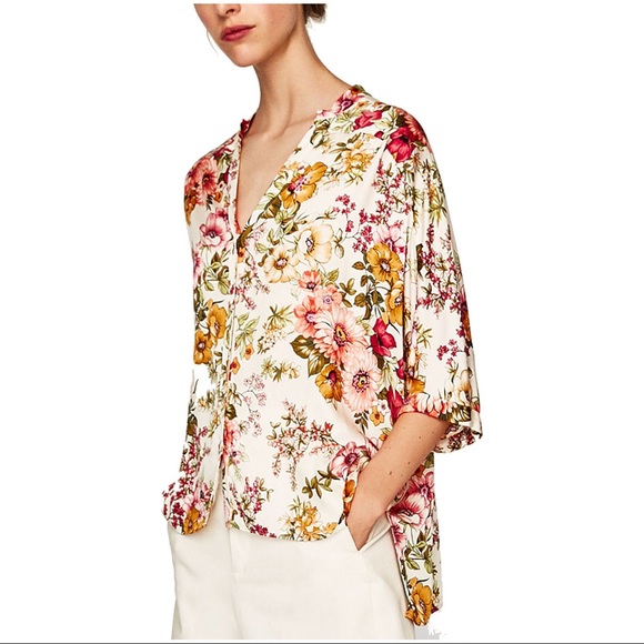 A set of Zara Flowing Floral Print Blouse - Picture 6 of 6